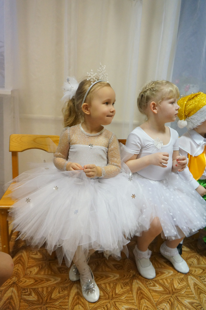 Новогодние костюмы детям для новогодней ёлки своими руками